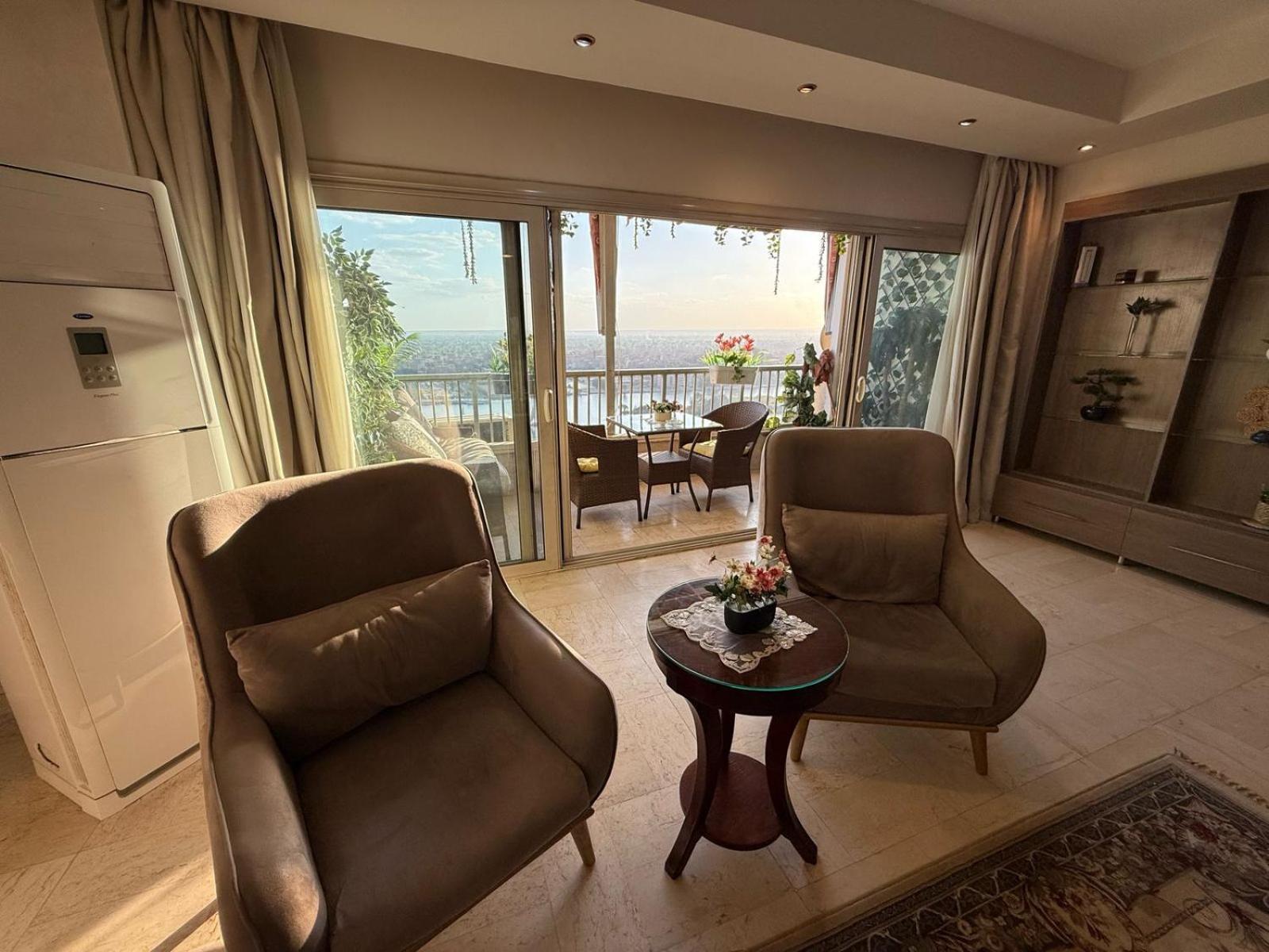 23 Floors Up Breathtaking Nile View 2br In Maadi * Cairo