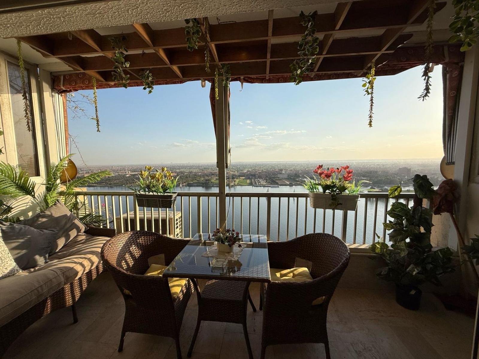 23 Floors Up Breathtaking Nile View 2br In Maadi * Cairo