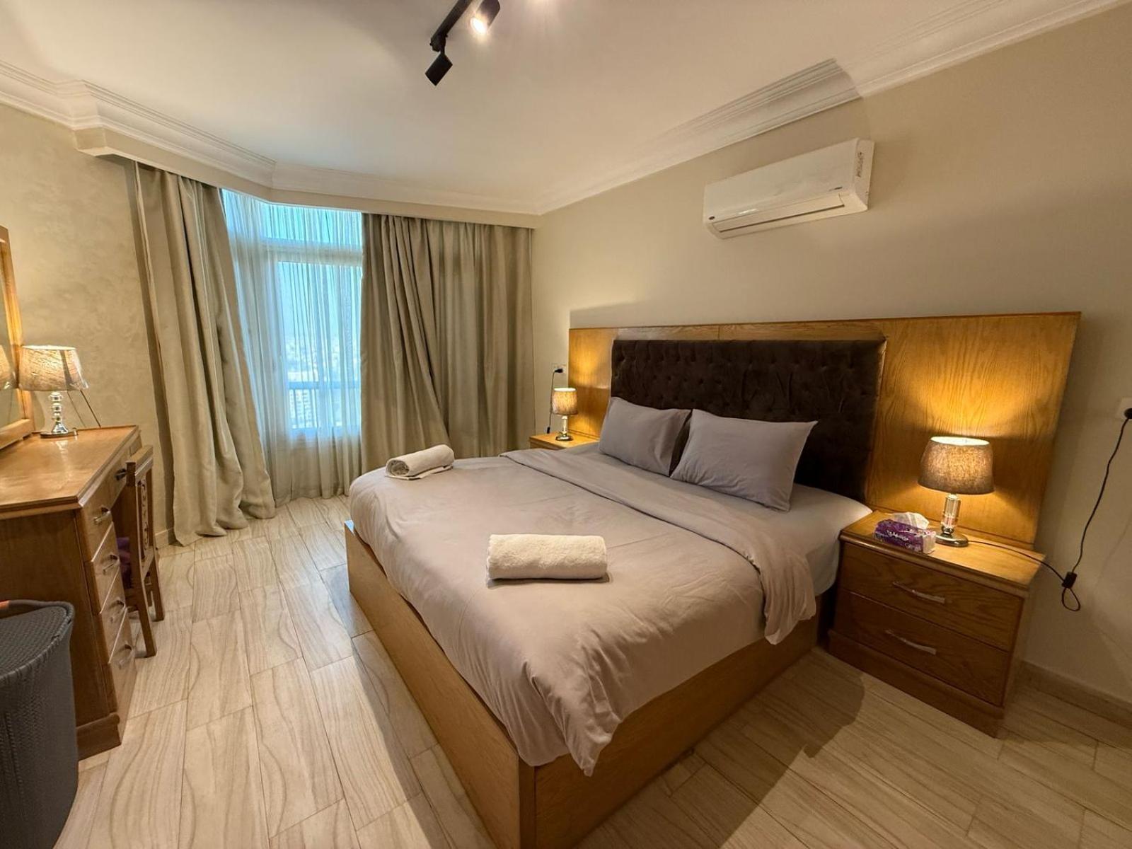 Apartment 23 Floors Up Breathtaking Nile View 2br In Maadi *