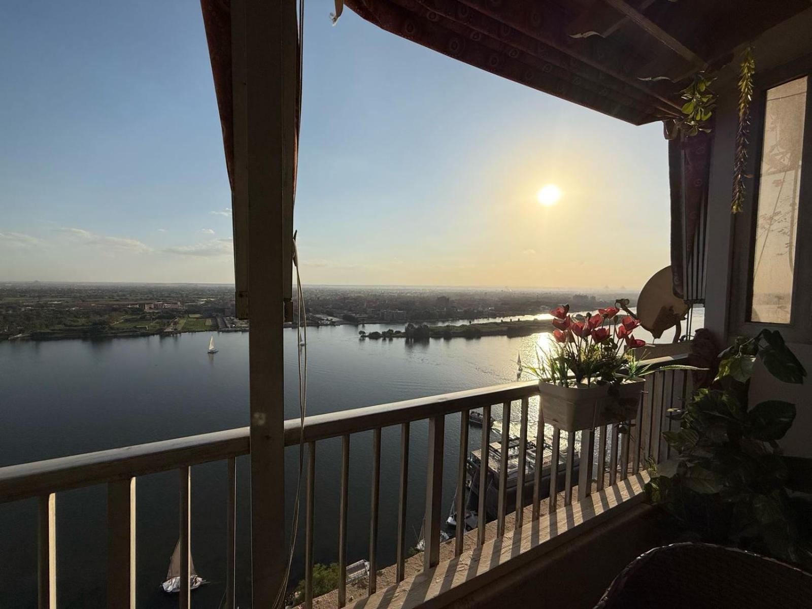 23 Floors Up Breathtaking Nile View 2br In Maadi Apartamento Cairo